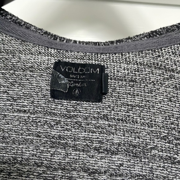 Volcom women’s knit sweater - Picture 2 of 3